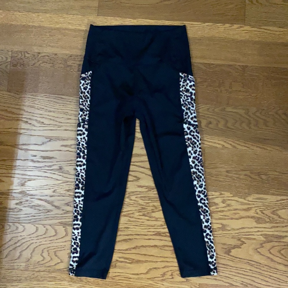 Zyia Active Leopard Pocket Brilliant Hi-Rise Capri